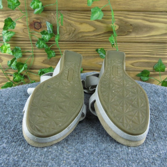 Wear. Ever. Gredda Women Strappy Sandal Shoes Gray Synthetic Size 7.5 Medium - Picture 9 of 9